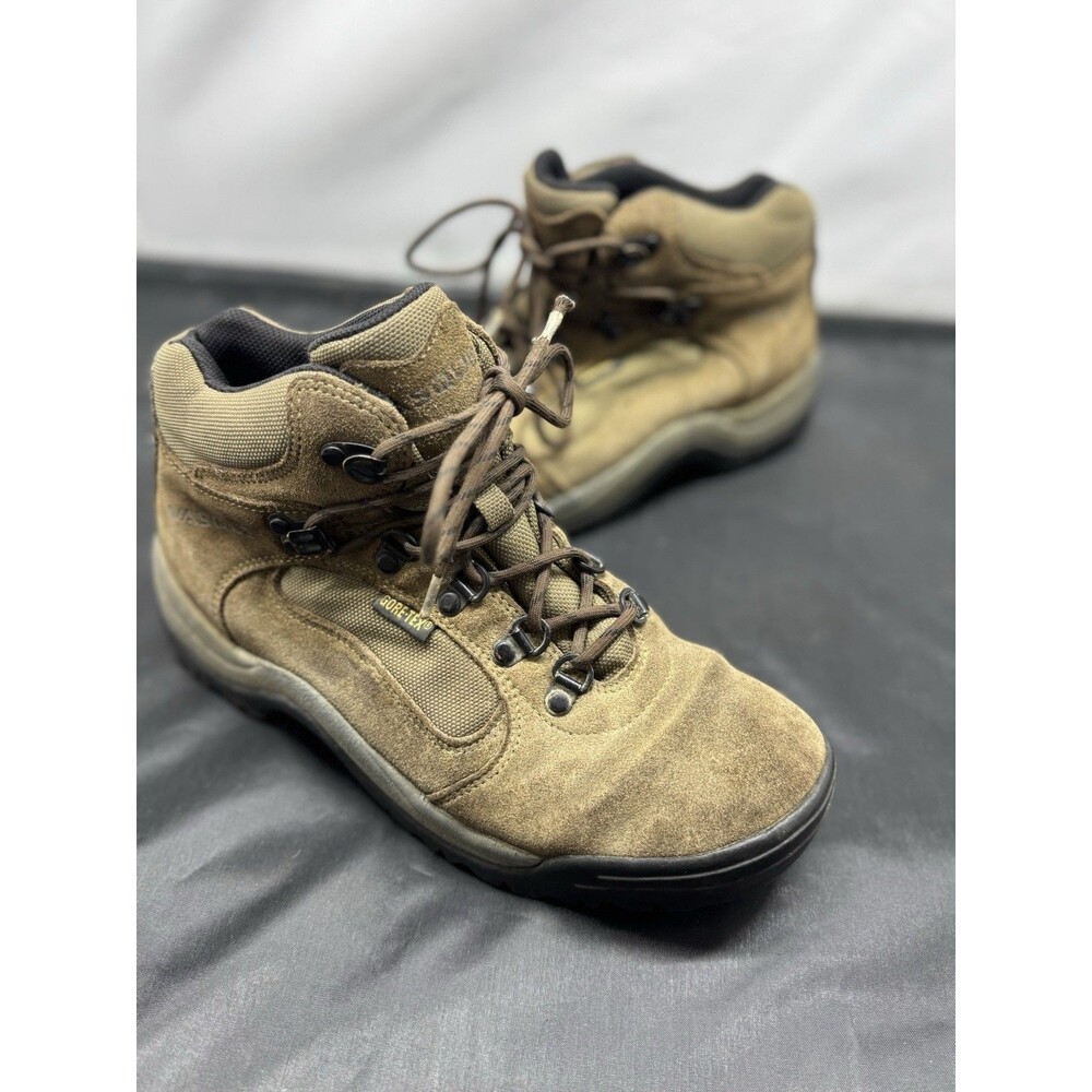 Vasque Boots Women 8 Brown Suede Gore Tex Lug Design Hiking Trail Waterproof